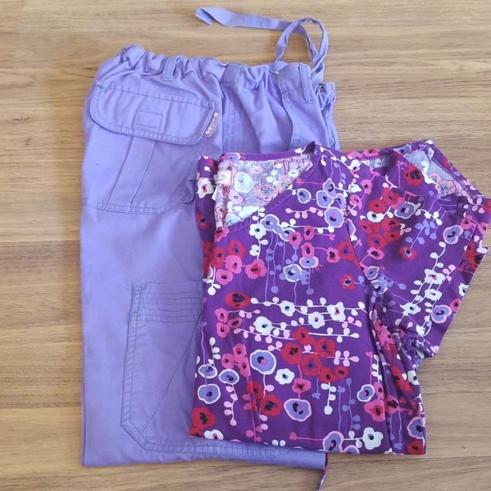 KOI X Small Scrub Top and Pants